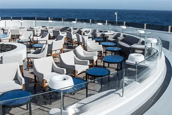 Палуба у бассейна - палуба 9