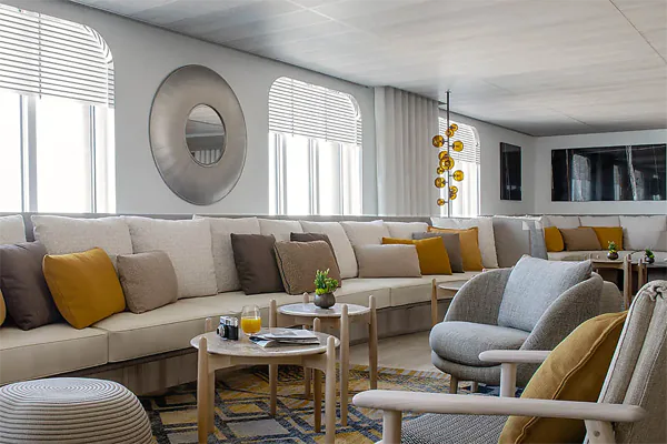 Main lounge - Палуба 3